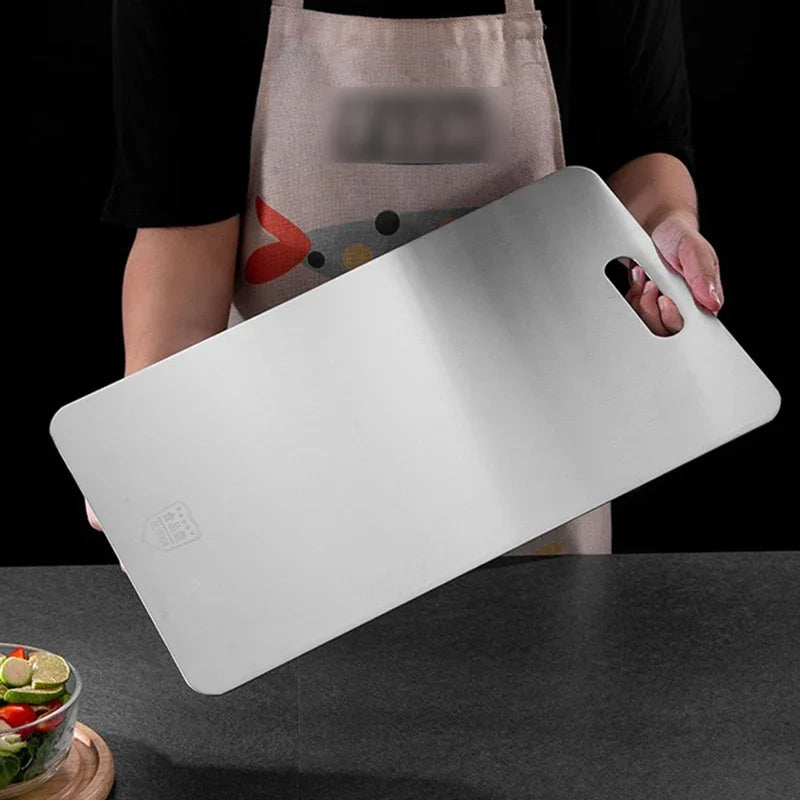 PureCut Steel™ Köksskärbräda – Slitstark design för tryggare förberedelser
